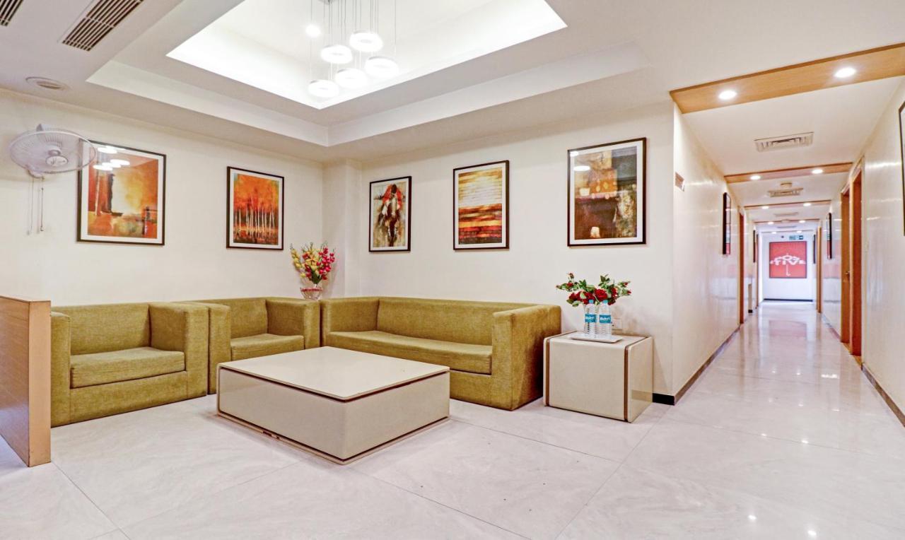 Treebo Galaxy Rooms 뉴델리 외부 사진