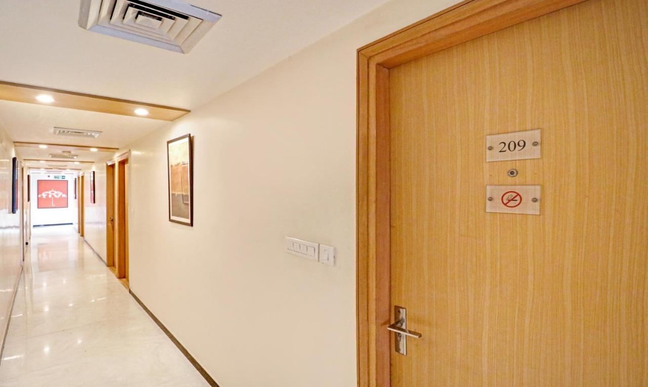 Treebo Galaxy Rooms 뉴델리 외부 사진