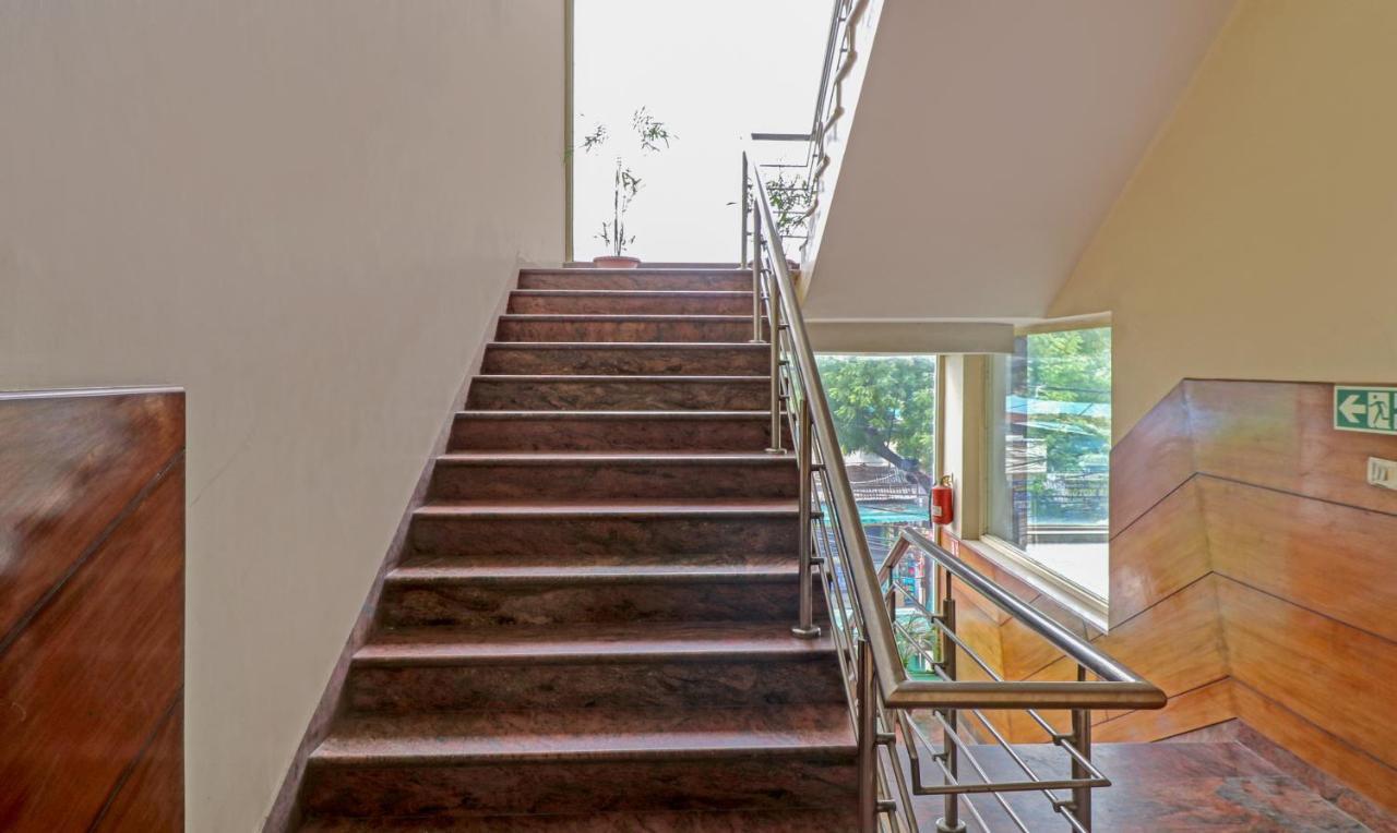 Treebo Galaxy Rooms 뉴델리 외부 사진